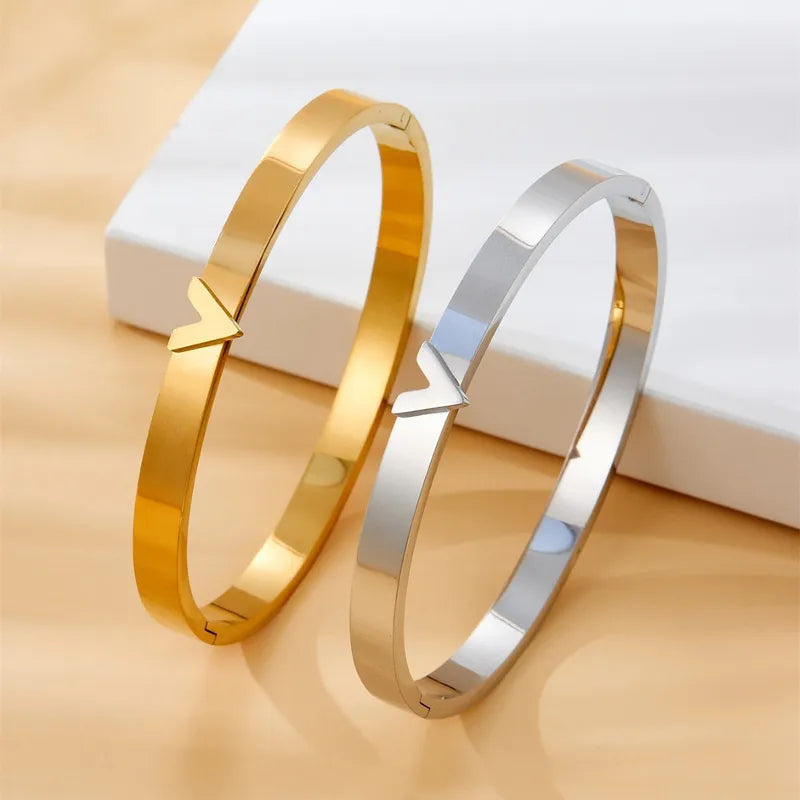 LoVe a good Bang Bangle- Silver
