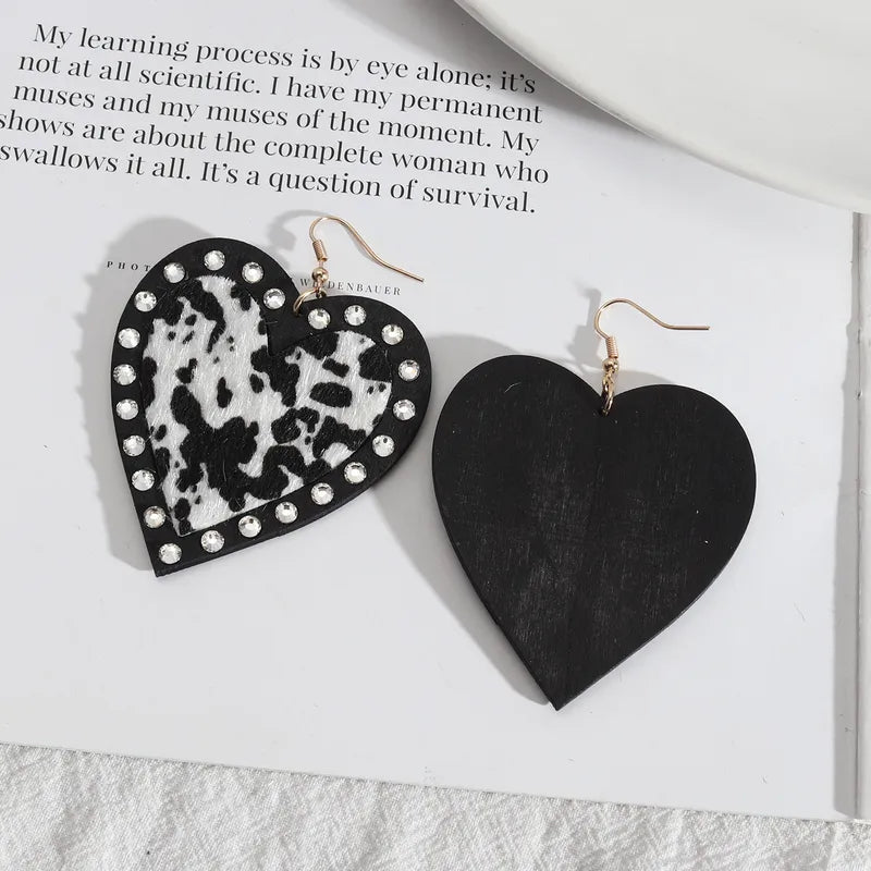 Mooving my Heart Earrings- Black and White